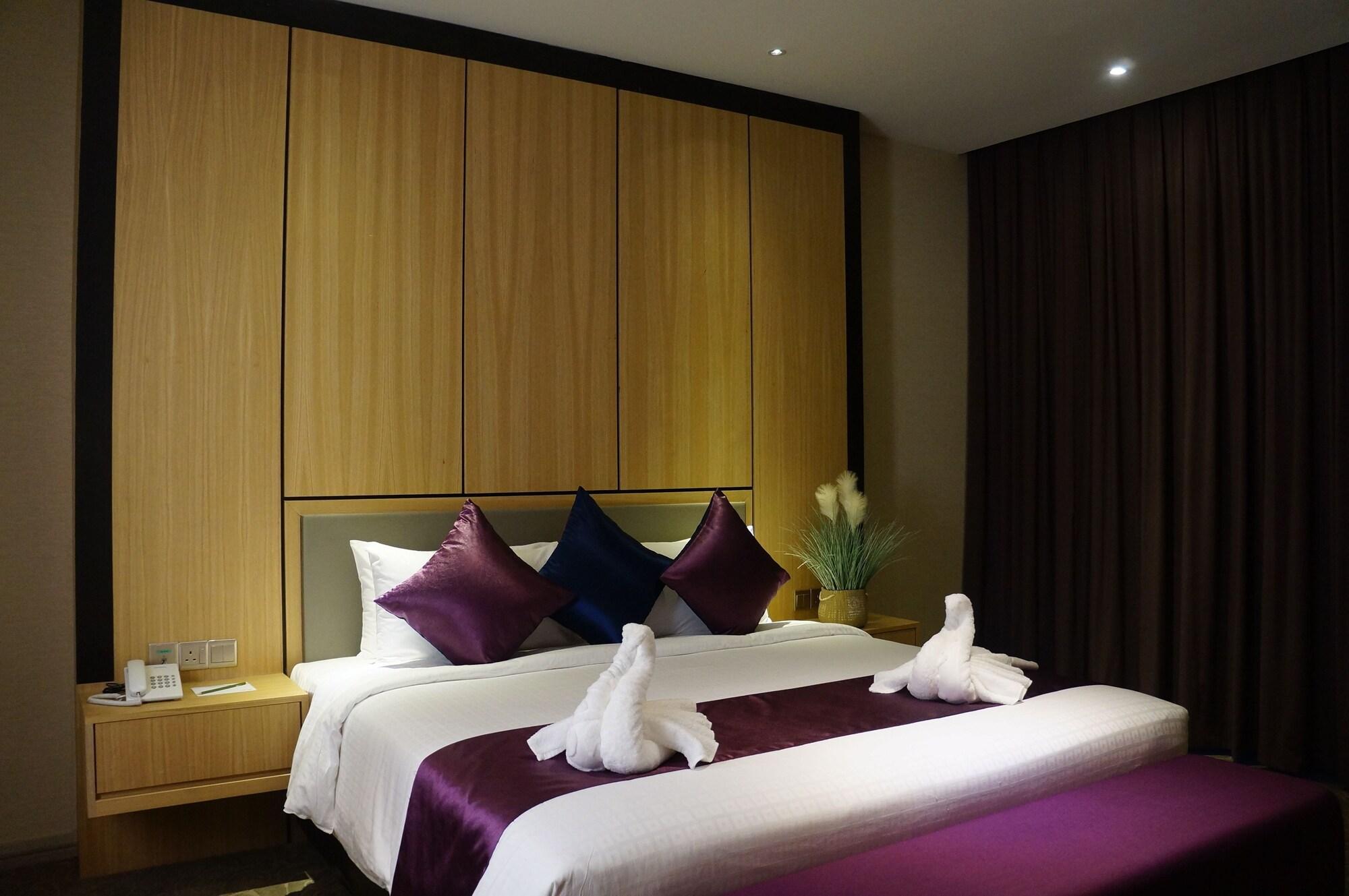 Greens Hotel & Suites Bintulu Dış mekan fotoğraf