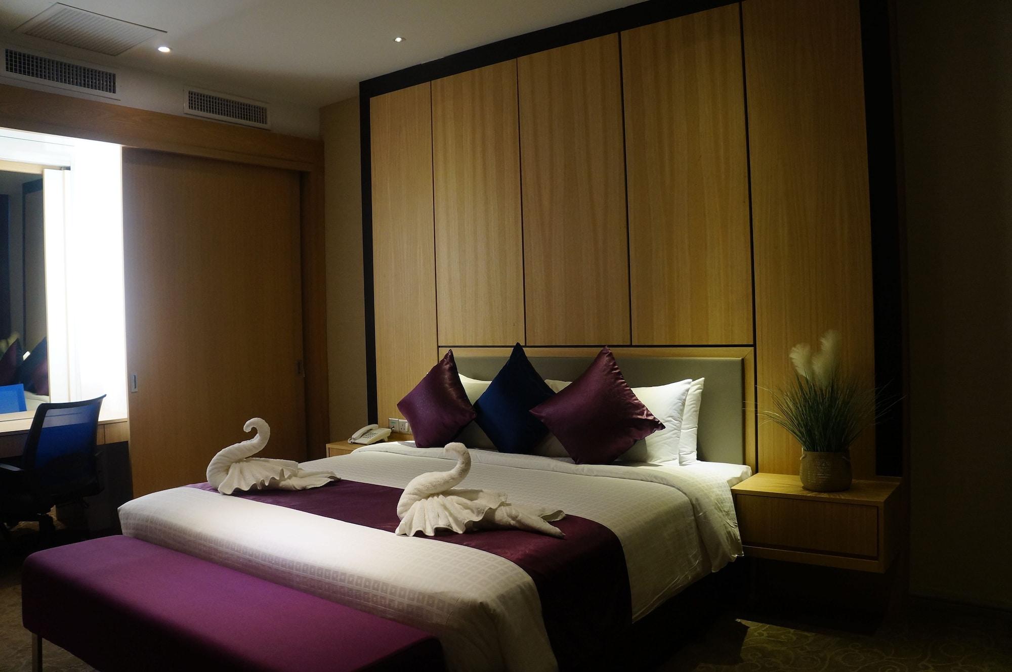 Greens Hotel & Suites Bintulu Dış mekan fotoğraf