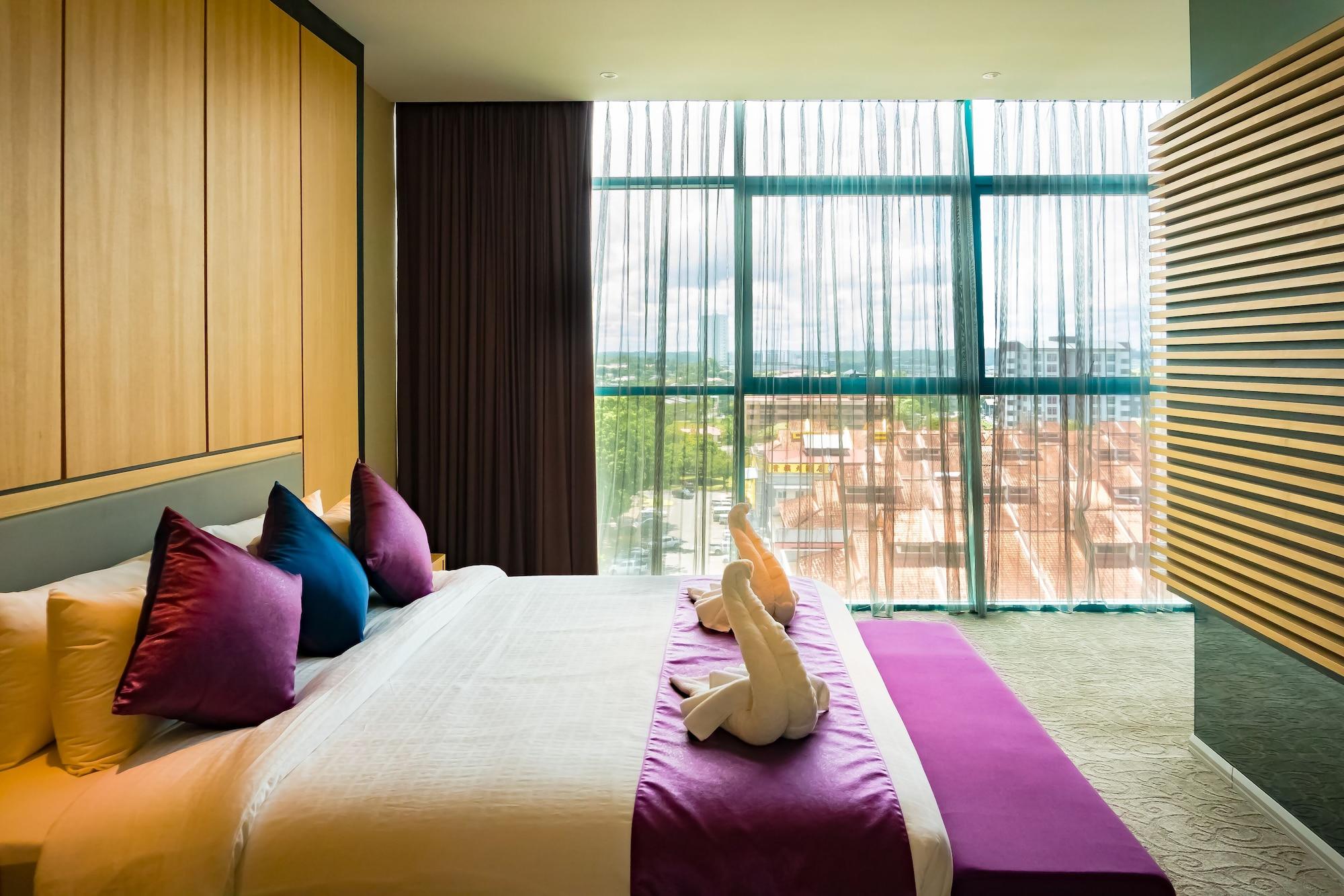 Greens Hotel & Suites Bintulu Dış mekan fotoğraf