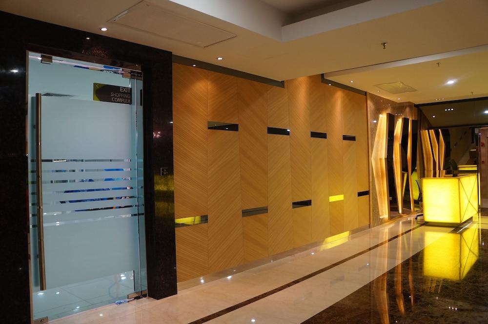 Greens Hotel & Suites Bintulu Dış mekan fotoğraf