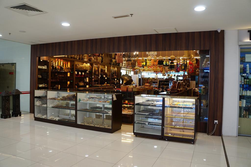 Greens Hotel & Suites Bintulu Dış mekan fotoğraf