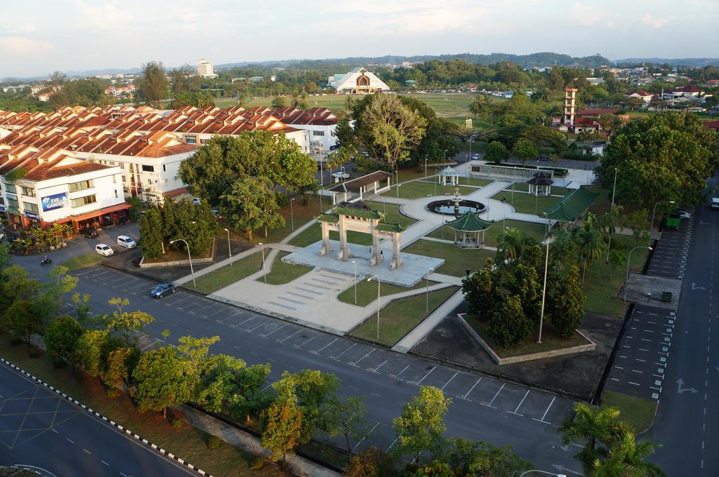 Greens Hotel & Suites Bintulu Dış mekan fotoğraf